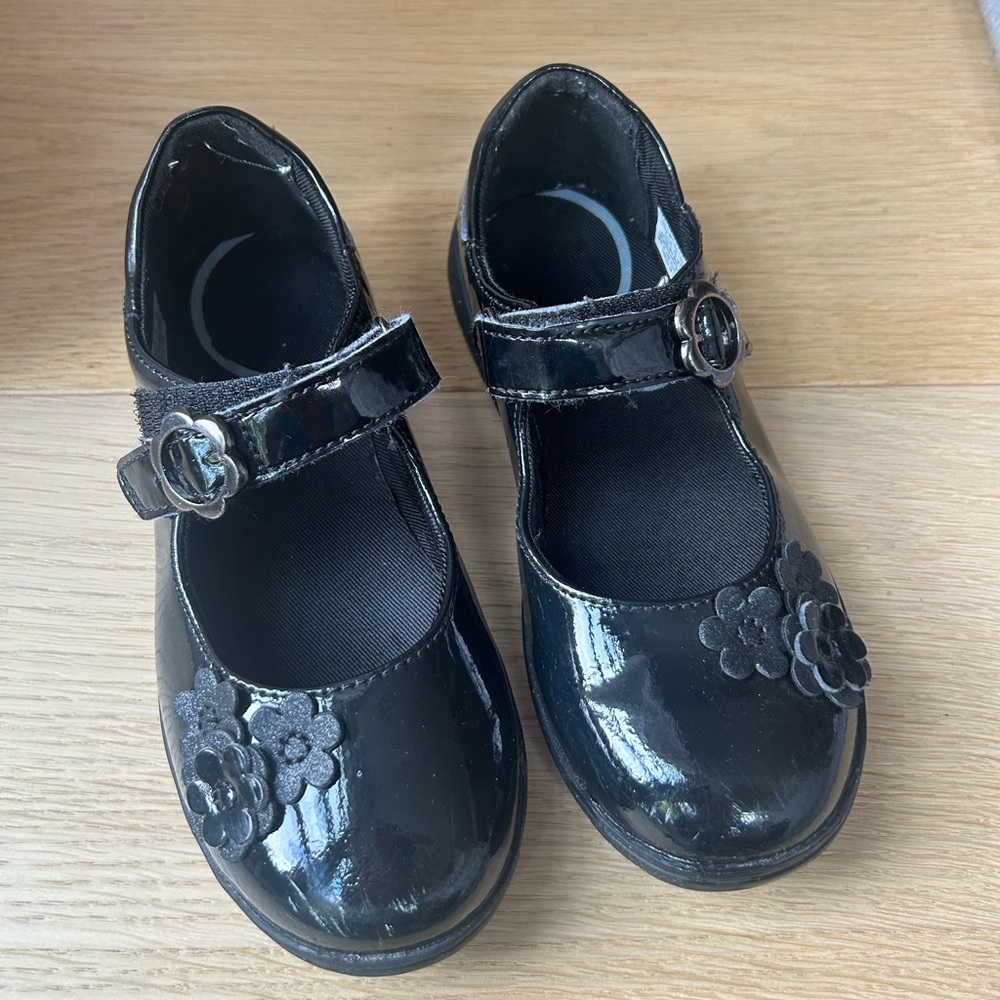 Stride Rite Black Patent Dress Shoes with Floral Accent